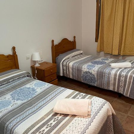 Hostal Matias Abades  Экстерьер фото