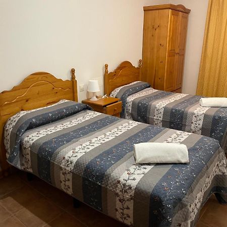 Hostal Matias Abades  Экстерьер фото