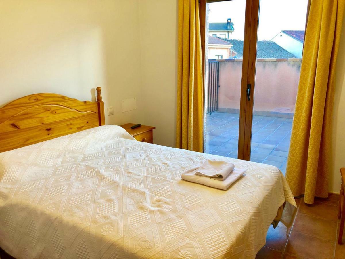 Hostal Matias Abades  Экстерьер фото